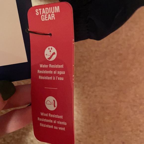 Champion brand unisex wind breaker - Picture 4 of 5